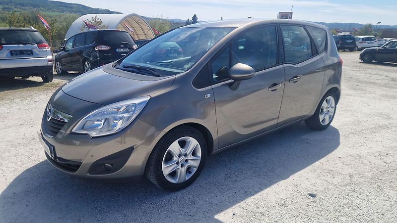 Opel Meriva 1,4 16 V - fotka 3 z 10