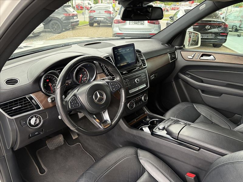 Mercedes-Benz GLS 350d 4M - fotka 5 z 24