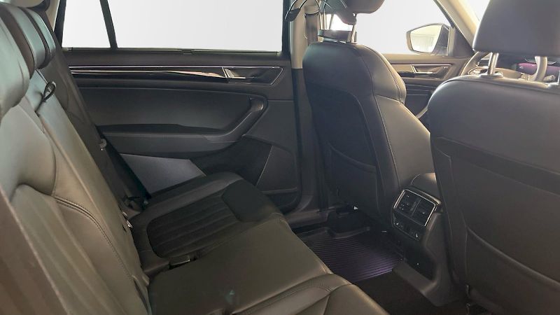 Škoda Kodiaq (2022) Laurin&Klement 2,0TDI 147Kw DS - fotka 14 z 35