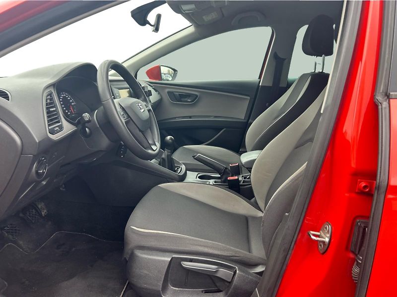Seat Leon 1.2 TSI Reference 81kW - fotka 11 z 22