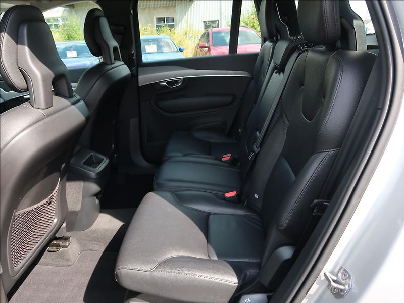 Volvo XC90 2,0 B5,173kW,MomentumPro,1maj - fotka 21 z 29