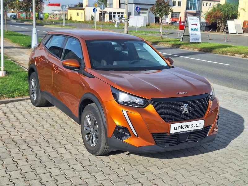 Peugeot 2008 1,2 PureTech  Active ČR 1maj - fotka 3 z 13