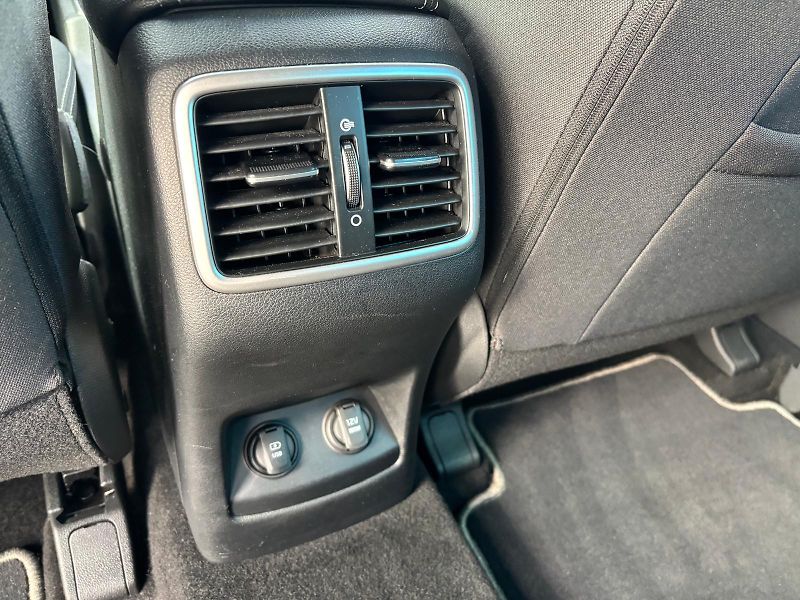 Kia Sportage 1,6 T-GDi Exclusive AWD - fotka 26 z 29