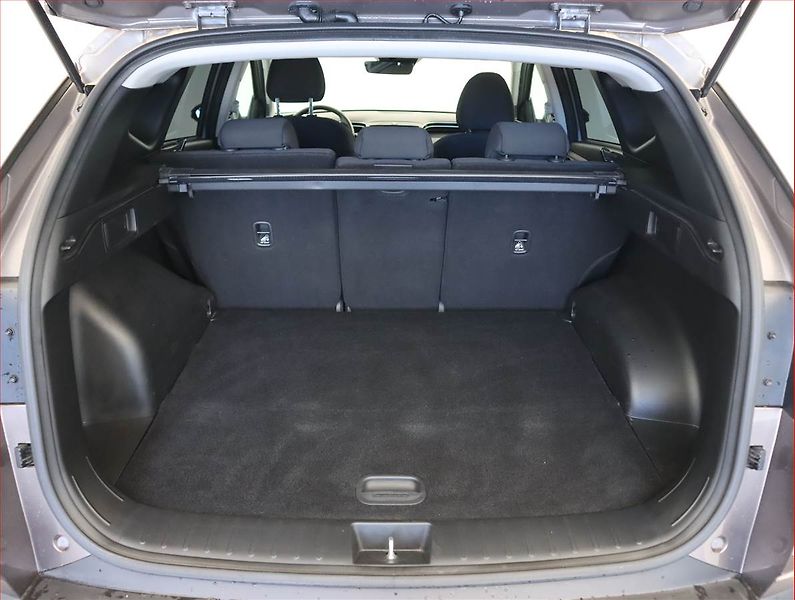 Hyundai Tucson (2021) Family 1.6 T-GDI - fotka 14 z 18