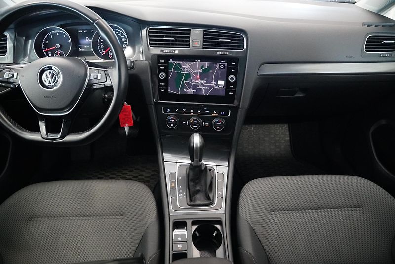 Volkswagen Golf - fotka 5 z 30