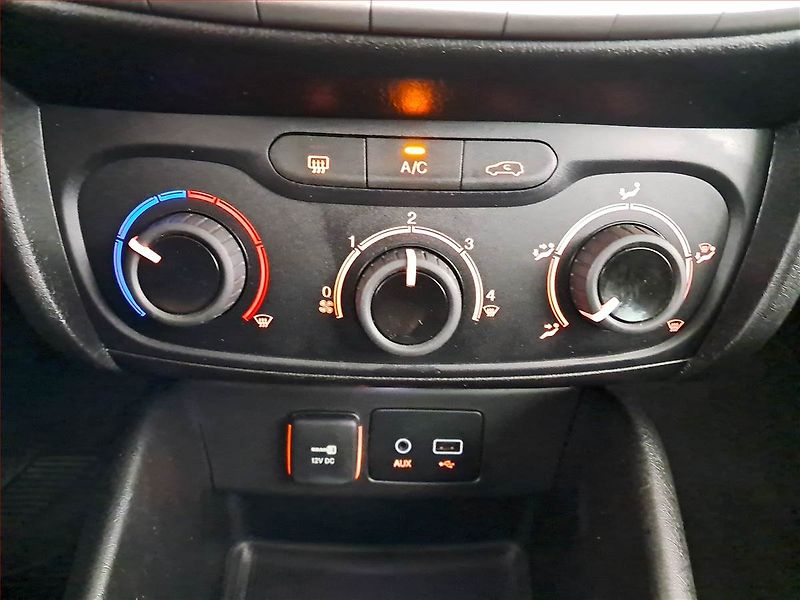 Fiat Tipo (2017) 1.4 16V, Serv.kniha - fotka 15 z 20
