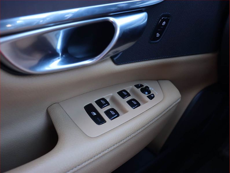 Volvo V90 (2017) D3, Automat, Kůže, Navi - fotka 16 z 20
