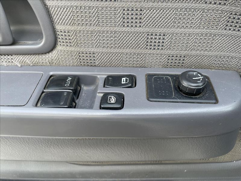 Nissan Navara 2,5  98 kW*King Cab*nová STK - fotka 13 z 28