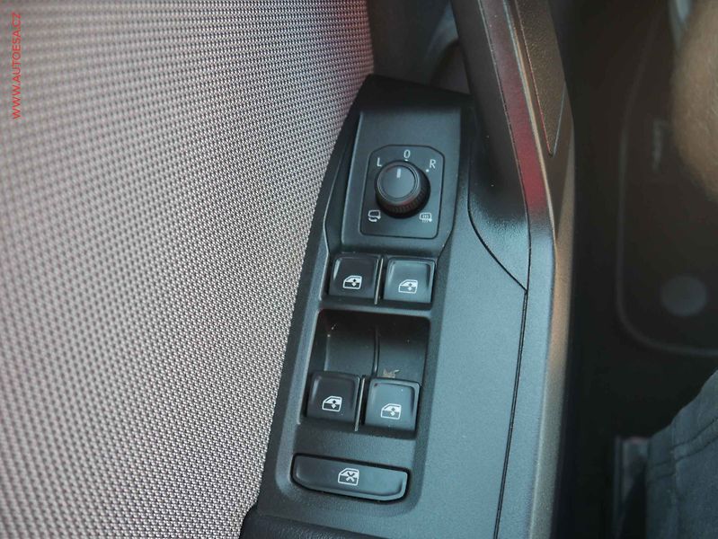 Seat Leon (2022) 1.5TSi, 1.maj,ČR - fotka 12 z 15