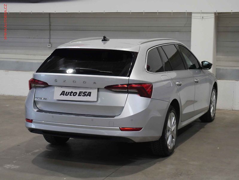Škoda Octavia (2020) 2.0TDi, ČR, LED, park.čidla - fotka 6 z 27