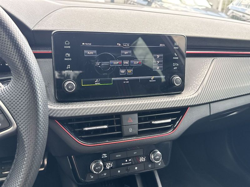 Škoda Kamiq (2025) 1.5 TSI DSG Monte Carlo - fotka 23 z 34