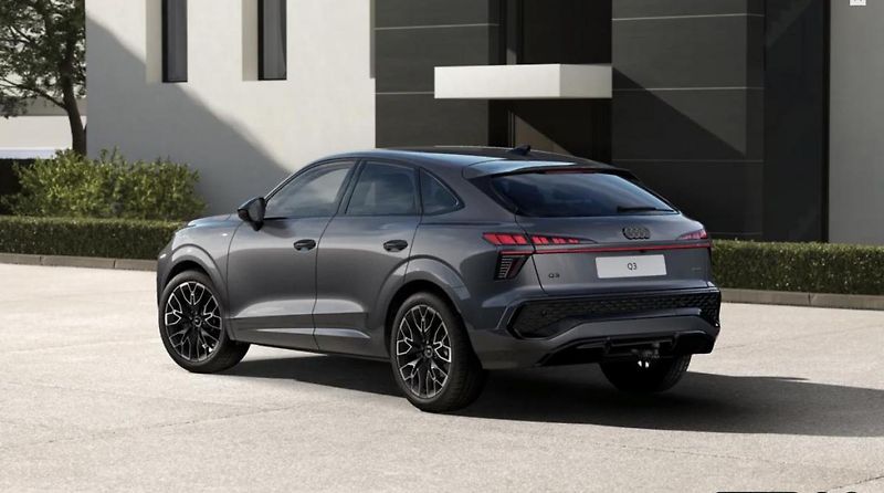 Audi Q3 (2025) Quattro, S line,  Tech Plus, M - fotka 5 z 10