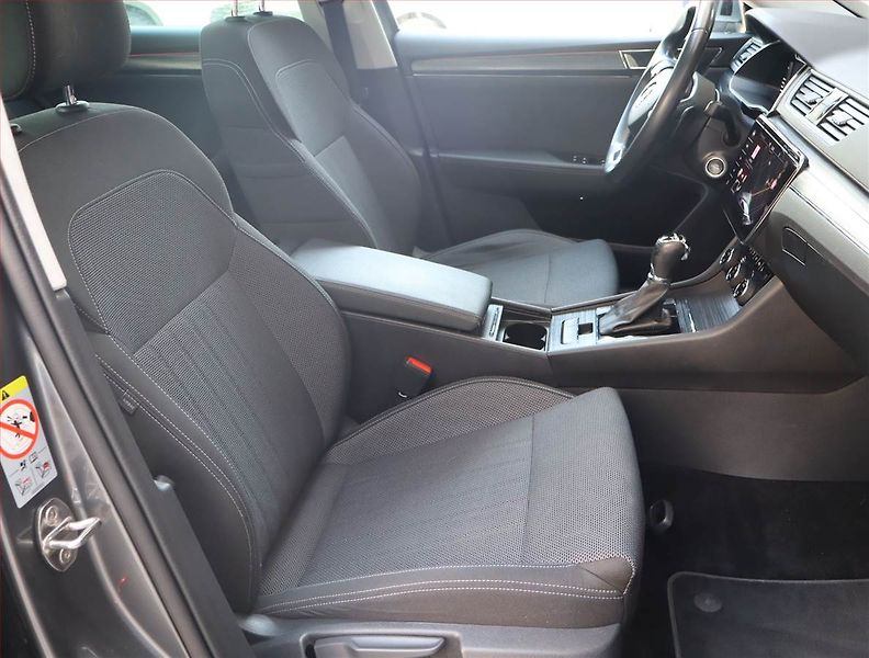 Škoda Superb (2022) Style 2.0 TDI - fotka 9 z 30