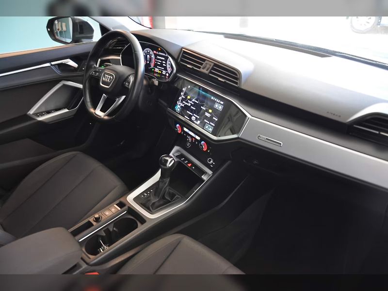 Audi Q3 35TFSI S-Line Ad.Temp LED AC - fotka 11 z 16