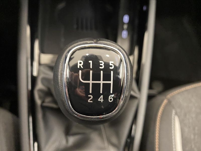 Škoda Scala 1,0 TSI 85kW Top Selection - fotka 17 z 30