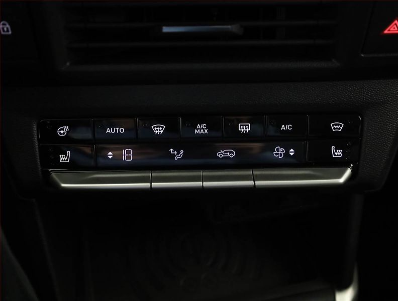Opel Frontera (2025) 1.2 hybrid - fotka 11 z 20