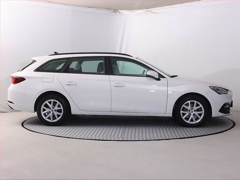 Seat Leon (2022) Stylance 2.0 TDI, Automat - fotka 6 z 22