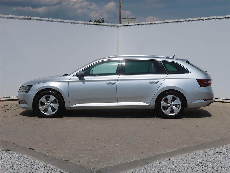 Škoda Superb (2016) Style 2.0 TDI, Navi, Bi-Xenony - fotka 3 z 19