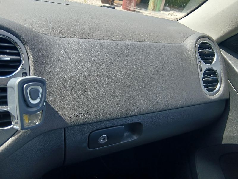 Volkswagen Tiguan 2.0 TSi 4x4 - fotka 27 z 36