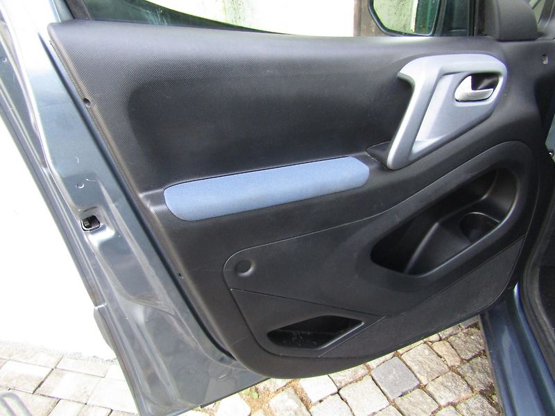 Citroën Berlingo (2009) 1.6 16V 66kW - fotka 19 z 37
