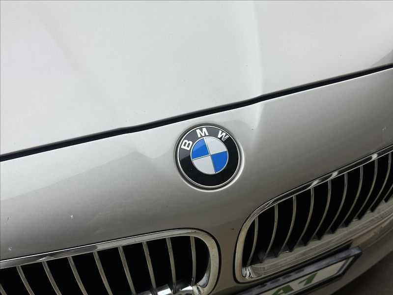 BMW Řada 5 3,0 30d 4X4 DPH LED KŮŽE TAŽNÉ - fotka 34 z 38