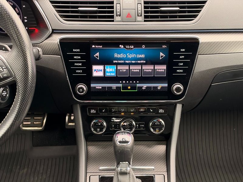 Škoda Superb (2021) Sportline 2.0 TSI 4x4 DSG - fotka 19 z 39