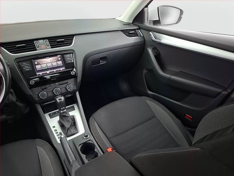 Škoda Octavia (2019) 1.0 TSI, Automat, Tempomat - fotka 8 z 17
