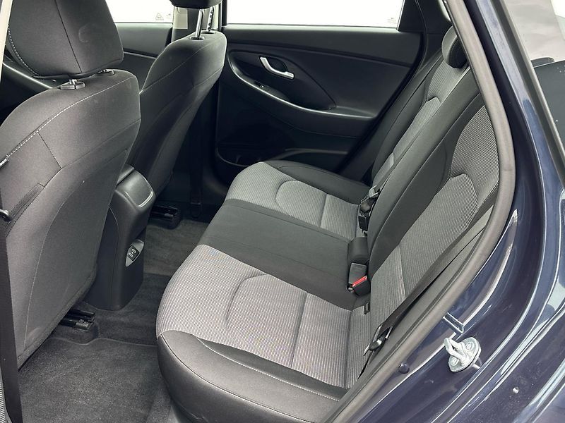 Hyundai i30 Smart DCT - fotka 8 z 26