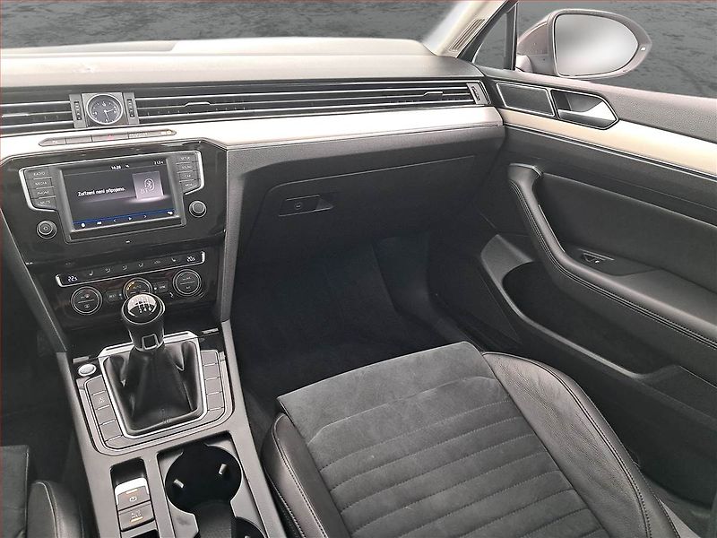 Volkswagen Passat (2016) Comfortline 2.0 TDI, Kůže - fotka 8 z 19
