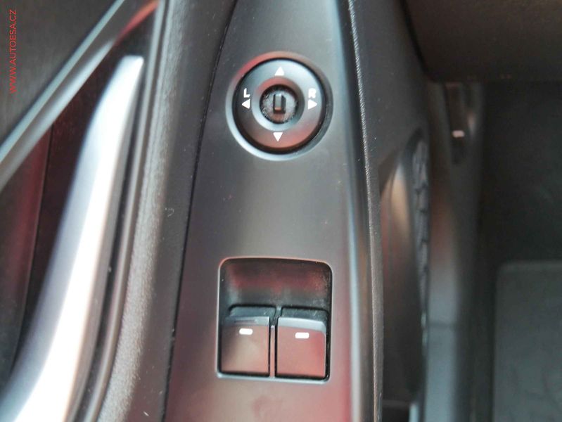 Hyundai ix20 (2019) 1.6CVVT, ČR, AC - fotka 12 z 14