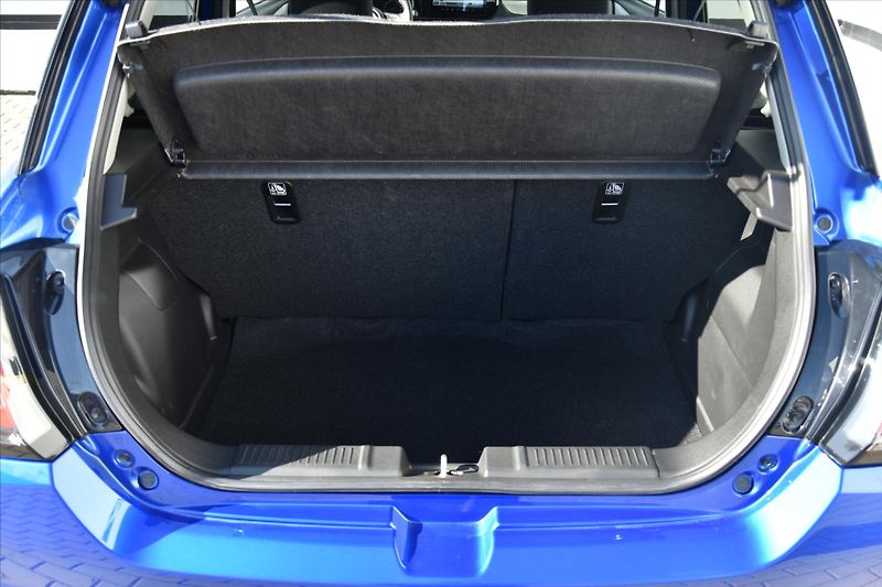 Suzuki Swift 1.2 PREMIUM HYBRID ZÁRUKA 2/30 - fotka 12 z 27
