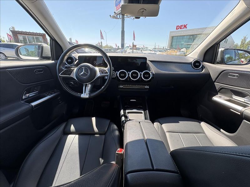 Mercedes-Benz Třídy B 2,0 200d 110kW Led,Kůže,Kamera - fotka 10 z 39