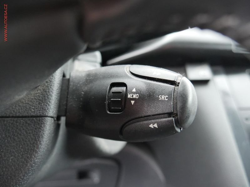 Peugeot 3008 (2011) 1.6i, AC, TZ - fotka 13 z 17