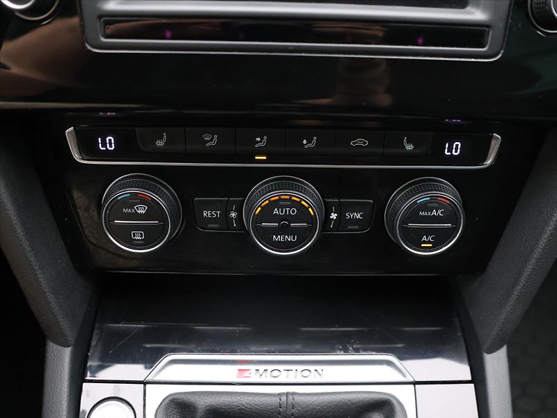 Volkswagen Passat 2,0 TDI 110 kW 4Motion Highlin - fotka 17 z 25