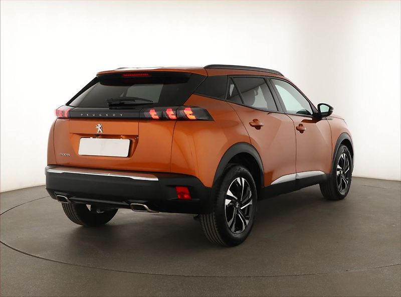 Peugeot 2008 (2023) Allure 1.2 PureTech, Automat - fotka 5 z 18