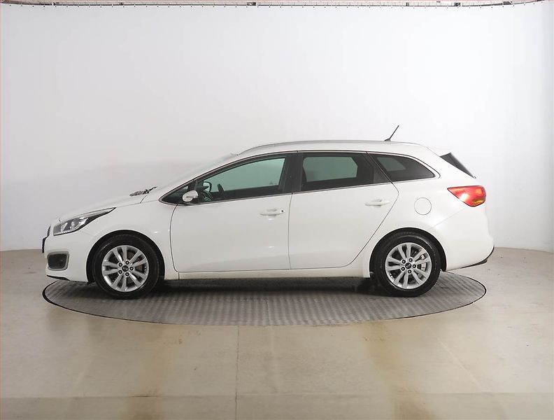 Kia Ceed (2018) 1.6 CRDi, Serv.kniha, Tempomat - fotka 3 z 17