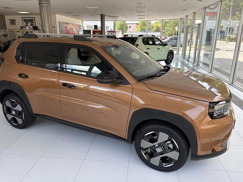 Fiat Grande Panda (2026) La Prima 1.2 Turbo Hybrid 110k - fotka 3 z 12