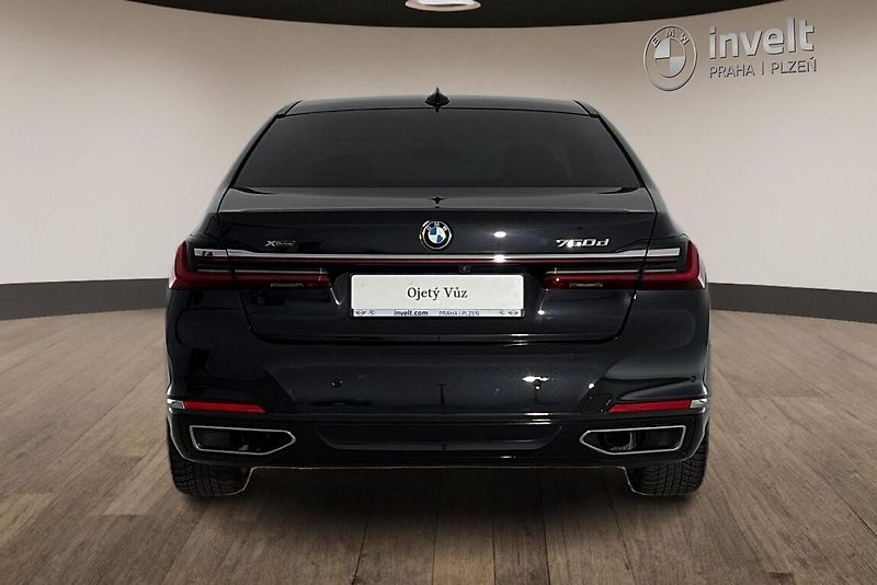 BMW Řada 7 750d xDrive - fotka 4 z 26