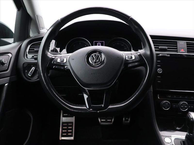 Volkswagen Golf 2.0 TDI 110KW DSG 4Motion - fotka 16 z 30
