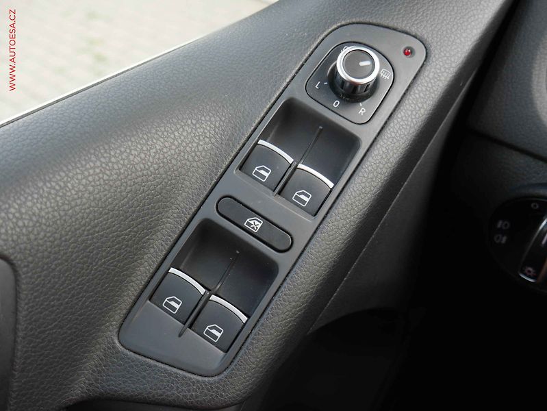 Volkswagen Tiguan (2012) 1.4 TSi, xenon, autoAC - fotka 11 z 18
