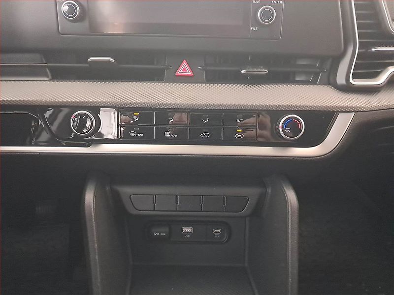 Kia Sportage (2022) 1.6 T-GDI - fotka 18 z 19