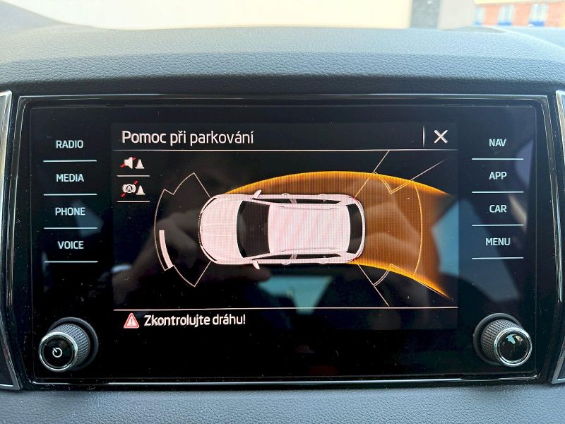 Škoda Karoq (2022) STYLE 4X4 TD 2.0/110KW A7A - fotka 27 z 30