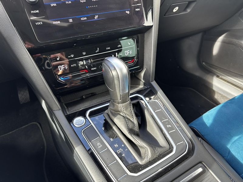 Volkswagen Passat (2023) Variant Elegance 2.0 TDI  - fotka 8 z 12