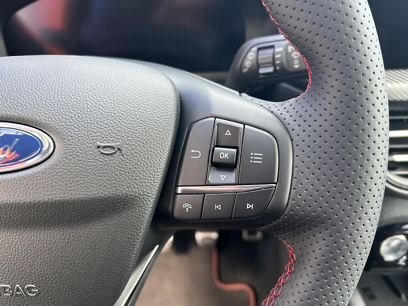 Ford Kuga 1,5 EcoBoost 110kW ST-LINE X - fotka 21 z 36