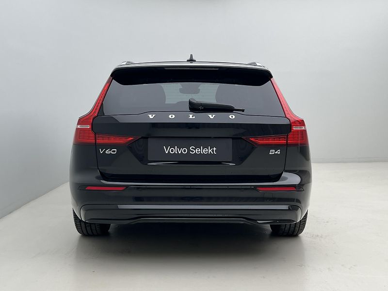 Volvo V60 B4 PLUS DARK AUT 1.maj. - fotka 12 z 45