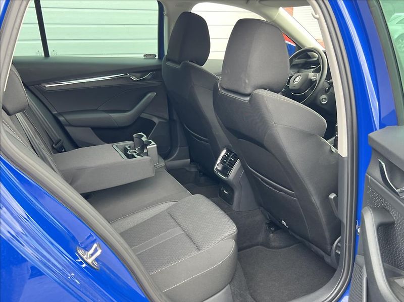 Škoda Octavia 2,0 TDI 110kW Style webasto - fotka 16 z 27