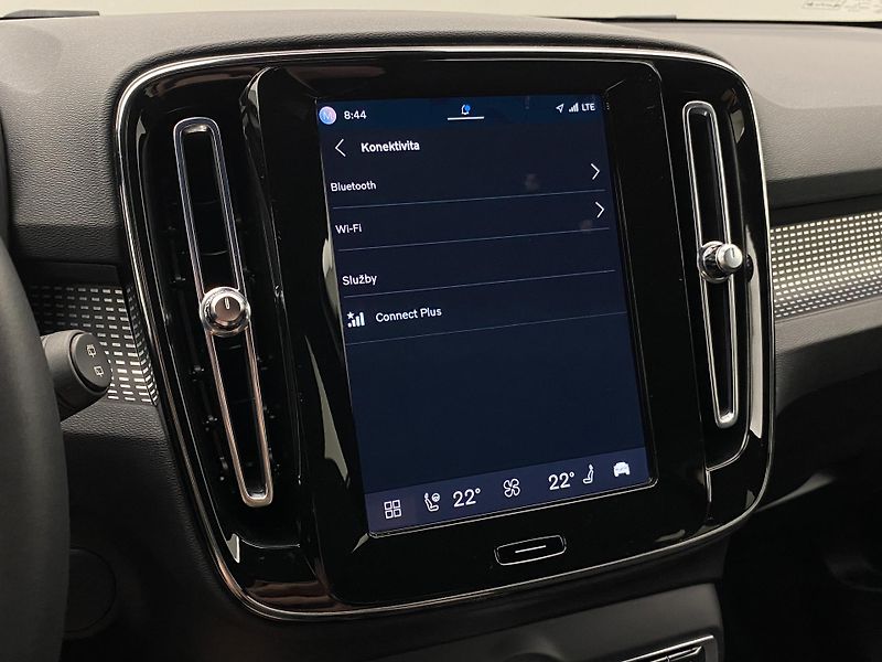 Volvo XC40 PURE ELECTRIC RECHARGE CORE - fotka 49 z 52