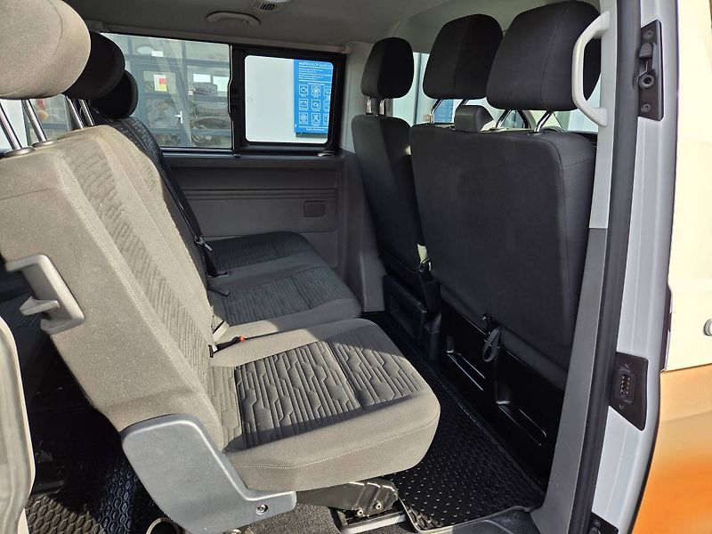 Volkswagen Caravelle (2022) 2.0 TDI DSG Long 9míst WEBASTO - fotka 37 z 43