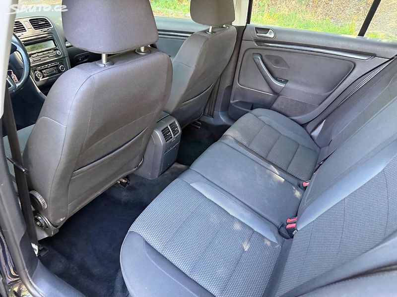 Volkswagen Golf (2010) 1.6TDI, 77kw Nová STK - fotka 13 z 20