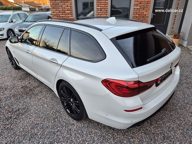 BMW Řada 5 (2017) 530d 195KW xDRIVE MSPORT Line - fotka 8 z 50
